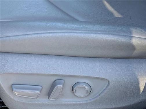 Wind Chill Pearl 2022 Toyota Highlander XLE