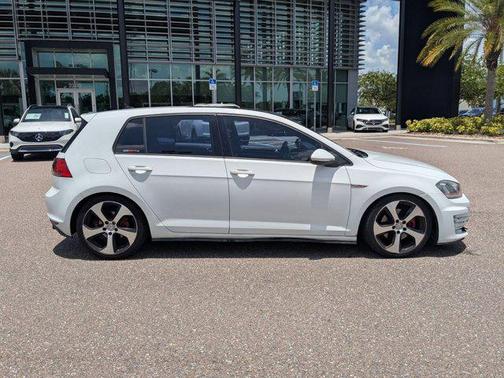 2016 Volkswagen Golf GTI 2.0T SE 4-Door