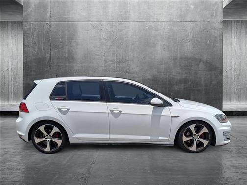 2016 Volkswagen Golf GTI 2.0T SE 4-Door