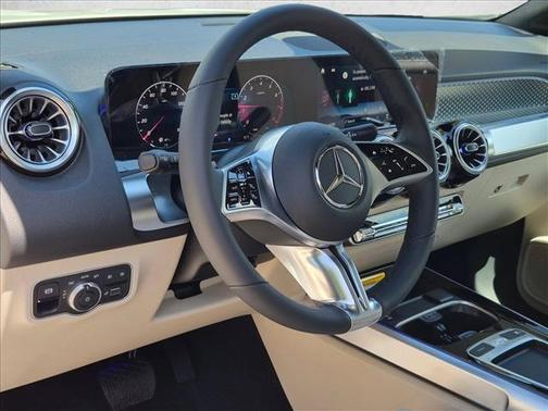 Polar White 2026 Mercedes-Benz GLB 250 Base