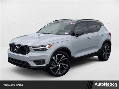 2022 Volvo XC40 T5 R-Design