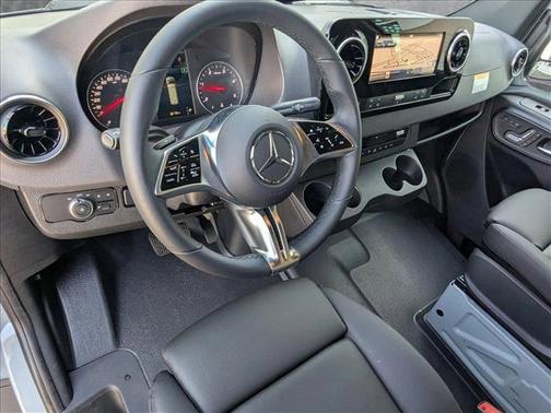 2025 Mercedes-Benz Sprinter 2500 Standard Roof