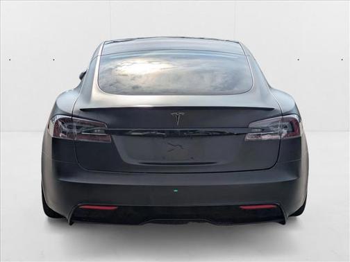 2022 Tesla Model S Plaid