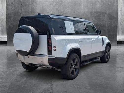 2025 Land Rover Defender 110 P300