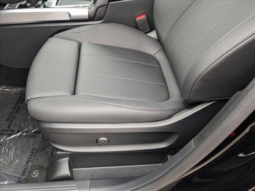 2025 Mercedes-Benz GLB 250 Base