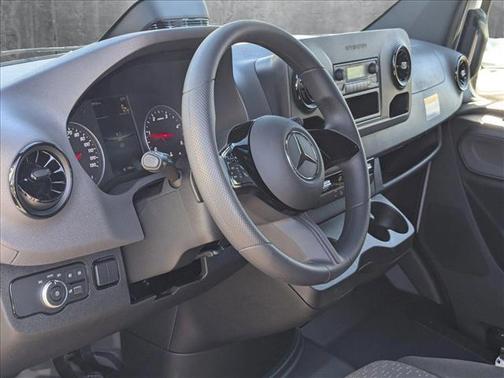 2025 Mercedes-Benz Sprinter 2500 Standard Roof