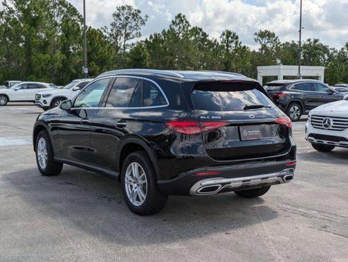 2025 Mercedes-Benz GLC 300 4MATIC