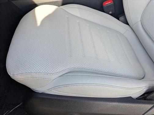 2026 Mercedes-Benz GLC 300 Base