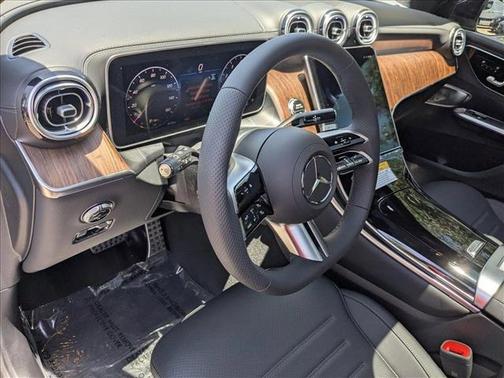 2025 Mercedes-Benz GLC 300 Base