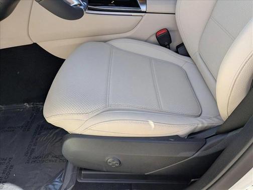 2025 Mercedes-Benz GLC 350e Base