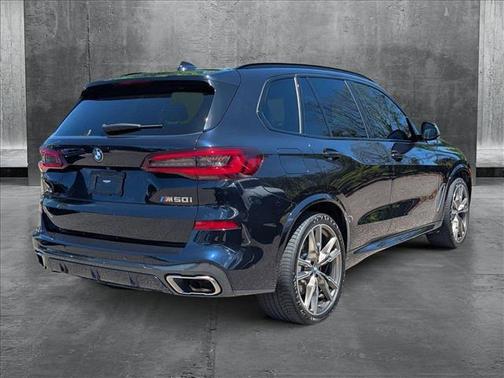 2022 BMW X5 M50i