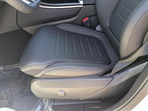 2025 Mercedes-Benz GLC 350e Base