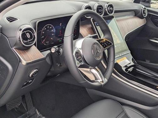 2025 Mercedes-Benz GLC 350e Base