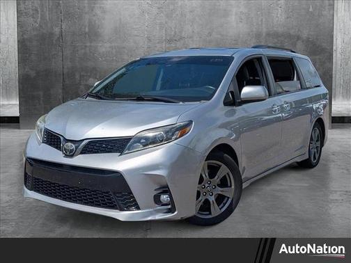 2018 Toyota Sienna SE