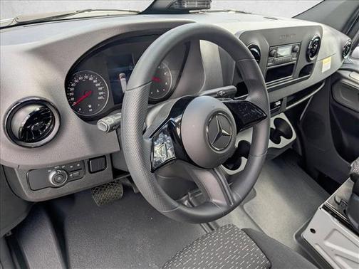 2025 Mercedes-Benz Sprinter 2500 Standard Roof