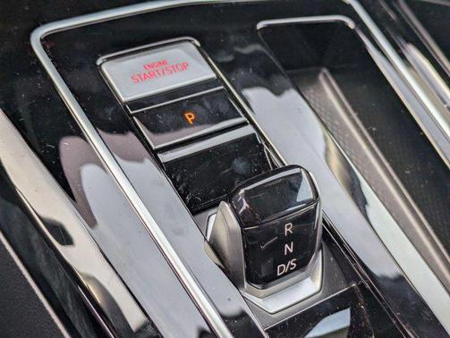 2025 Volkswagen Golf GTI 2.0T SE DSG