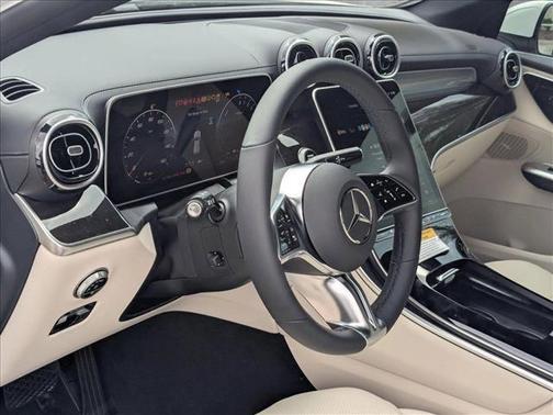 2025 Mercedes-Benz GLC 350e Base