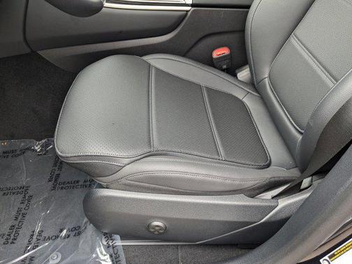 2025 Mercedes-Benz GLC 350e Base
