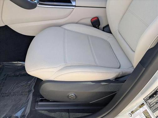 2025 Mercedes-Benz GLC 350e Base