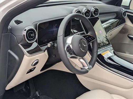2025 Mercedes-Benz GLC 300 4MATIC