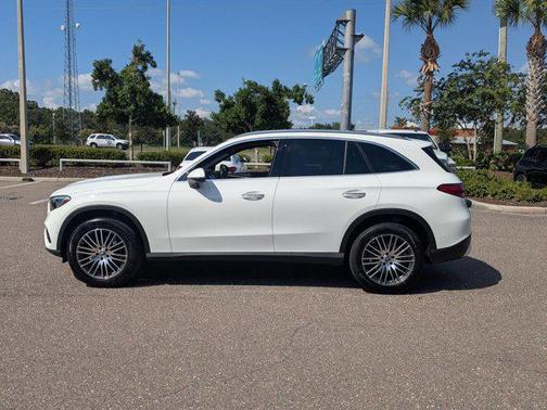 2025 Mercedes-Benz GLC 300 Base