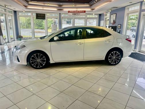 2016 Toyota Corolla S w/Special Edition Pkg