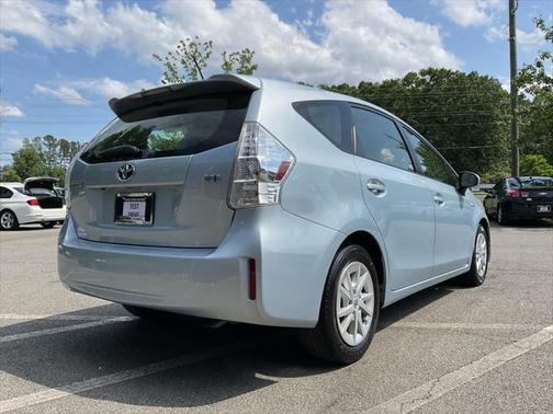 2014 Toyota Prius v Two