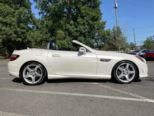 WHITE 2016 Mercedes-Benz SLK-Class SLK300 Roadster