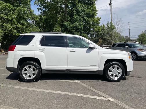 Summit White 2013 GMC Terrain SLE-2