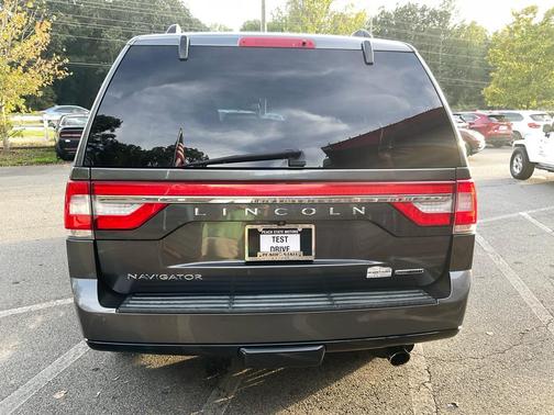 2015 Lincoln Navigator Base