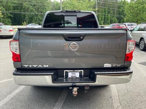2017 Nissan Titan SV
