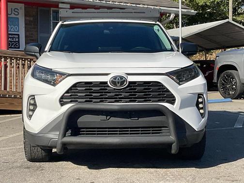 2020 Toyota RAV4 LE