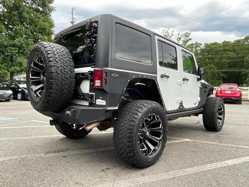 Bright White Clearcoat 2017 Jeep Wrangler Unlimited Rubicon