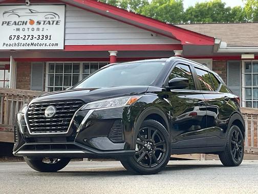 Super Black 2023 Nissan Kicks SV