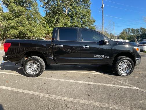 2018 Nissan Titan SV