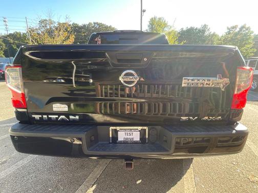 2018 Nissan Titan SV