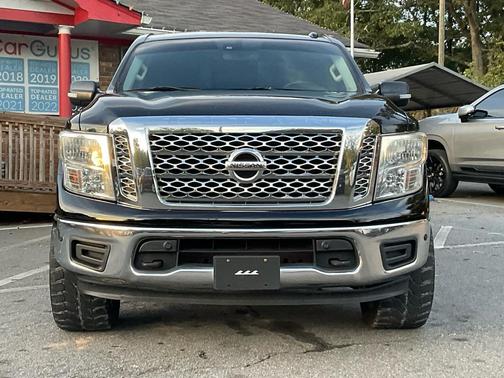 2018 Nissan Titan SV