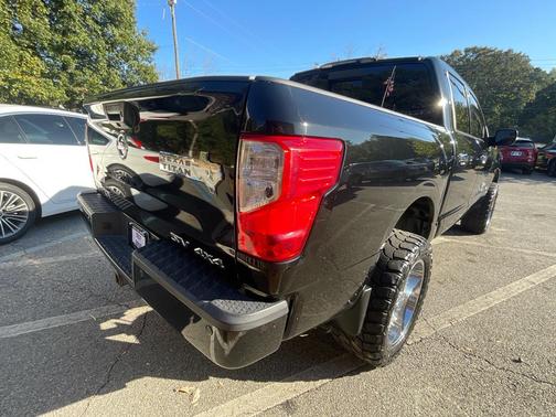 2018 Nissan Titan SV