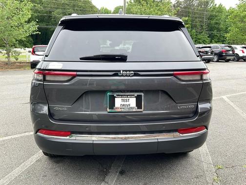 Baltic Gray Metallic Clearcoat 2022 Jeep Grand Cherokee Limited