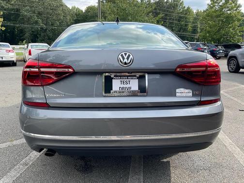 2019 Volkswagen Passat 2.0T Wolfsburg Edition
