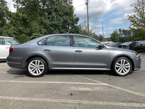 2019 Volkswagen Passat 2.0T Wolfsburg Edition