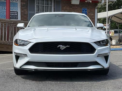 Oxford White 2022 Ford Mustang EcoBoost