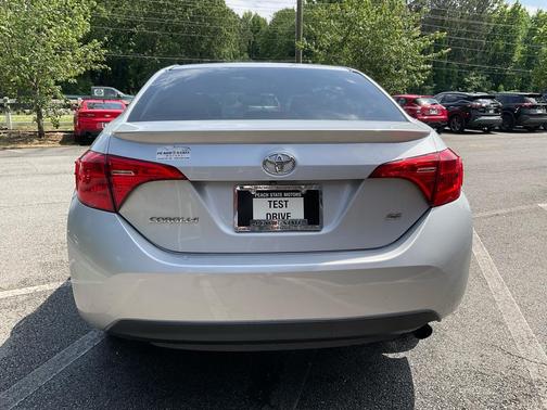 Classic Silver Metallic 2018 Toyota Corolla SE