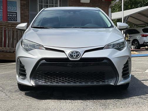 Classic Silver Metallic 2018 Toyota Corolla SE