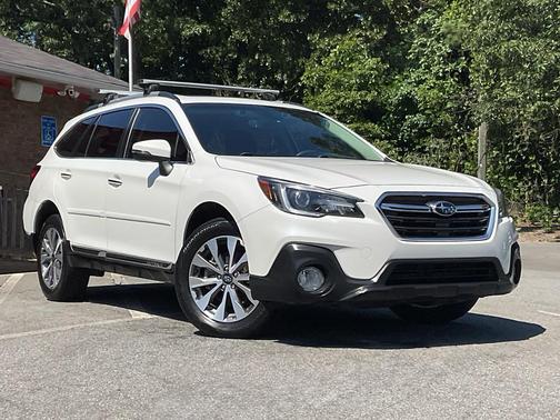 Crystal White Pearl 2019 Subaru Outback 3.6R Touring