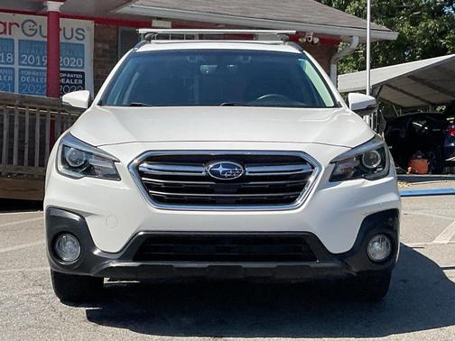 Crystal White Pearl 2019 Subaru Outback 3.6R Touring