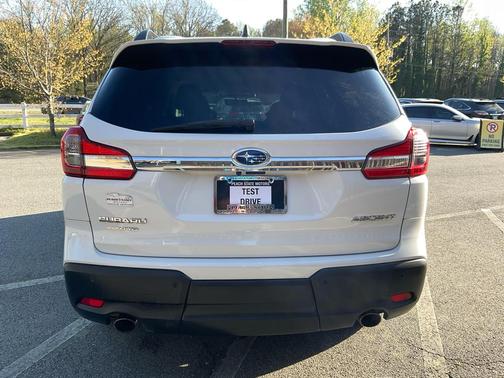 Crystal White Pearl 2020 Subaru Ascent Premium 7-Passenger