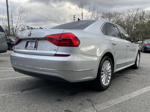 2016 Volkswagen Passat 1.8T SE
