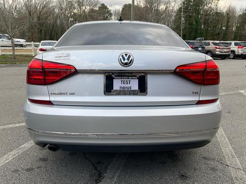 2016 Volkswagen Passat 1.8T SE