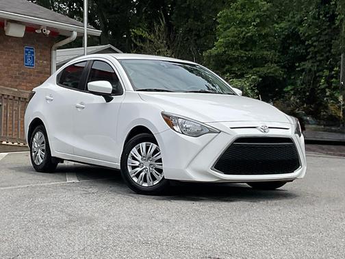 WHITE 2019 Toyota Yaris Sedan L